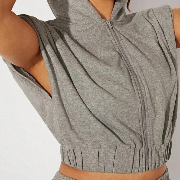 Light Grey Casual Womens Zip Sleeveless Hoodie & Shorts Set - Picture 3 of 5